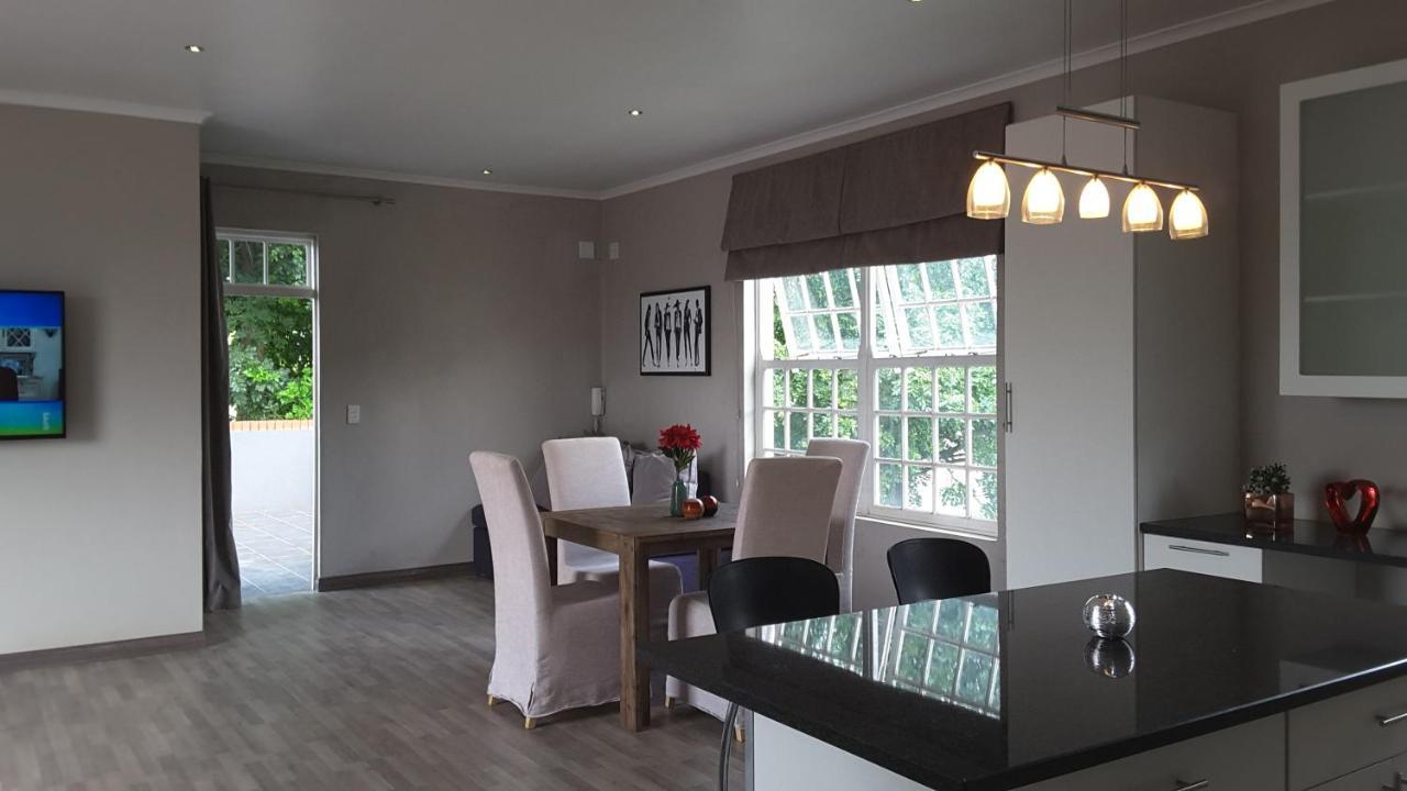 Versailles Pretoria-Noord Exteriör bild