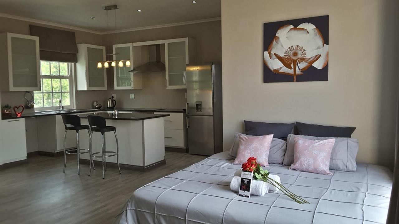 Versailles Pretoria-Noord Exteriör bild
