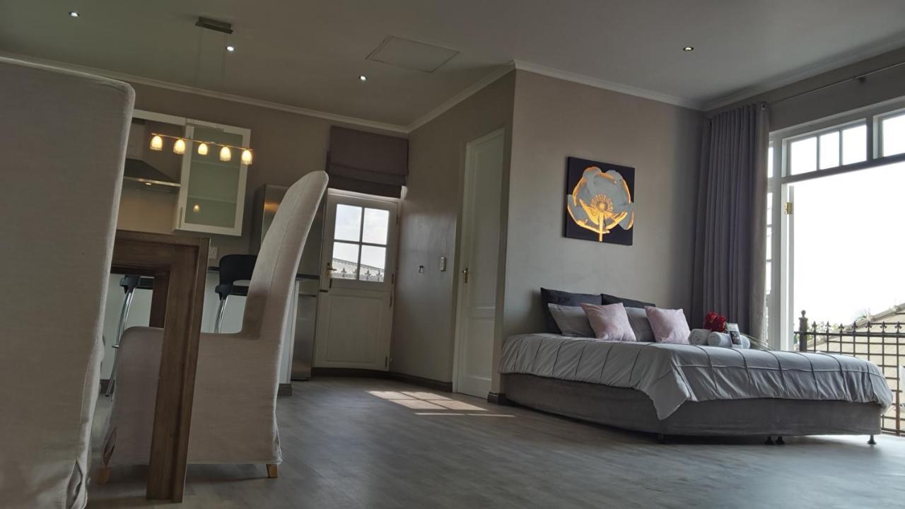 Versailles Pretoria-Noord Exteriör bild